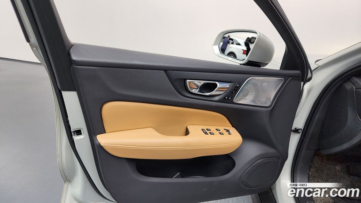 Volvo V60 2021