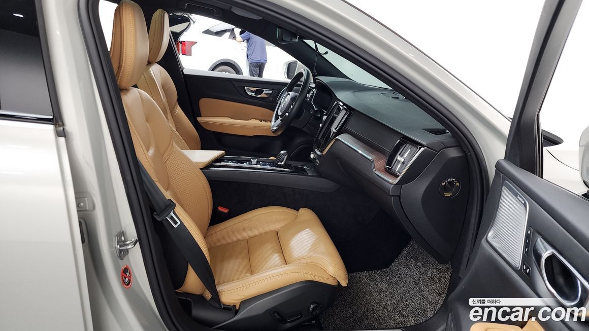 Volvo V60 2021