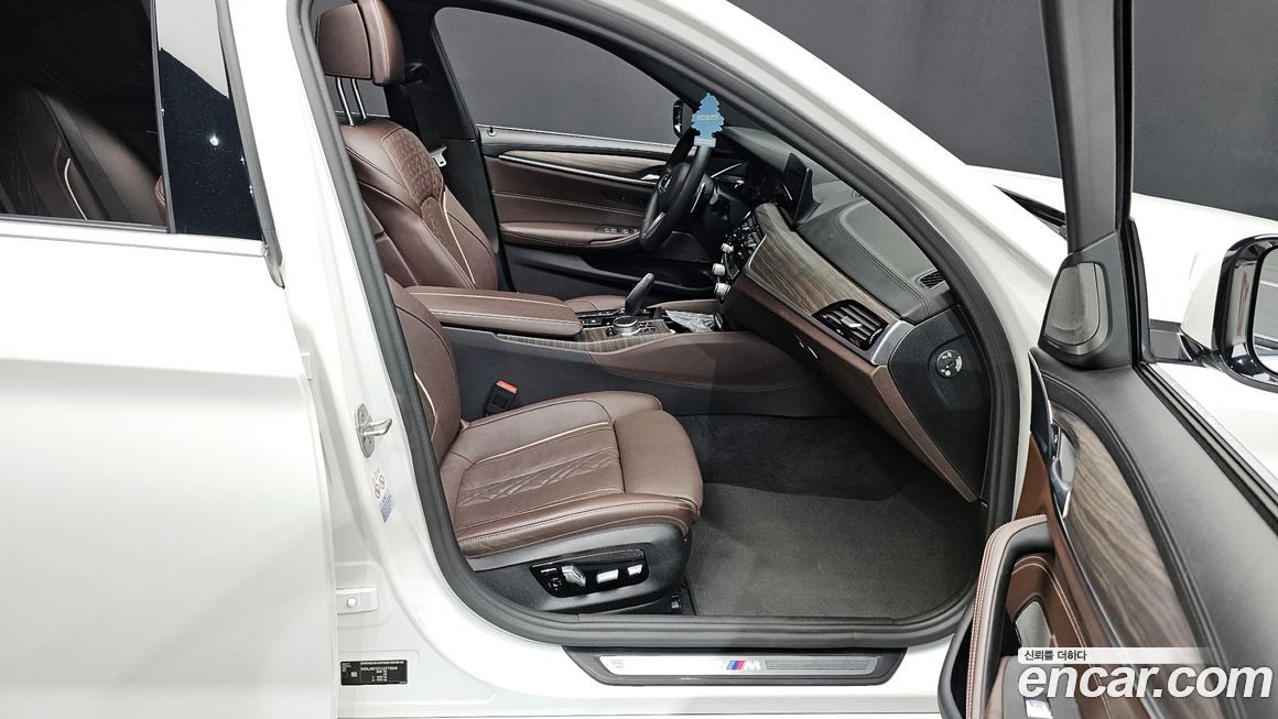 BMW 5-Series 2020