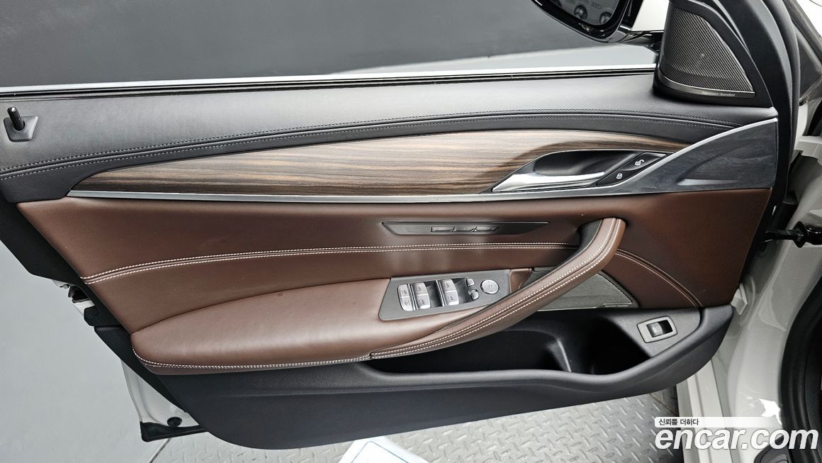 BMW 5-Series 2020