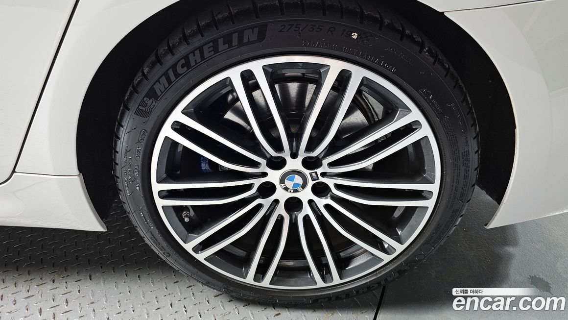 BMW 5-Series 2020