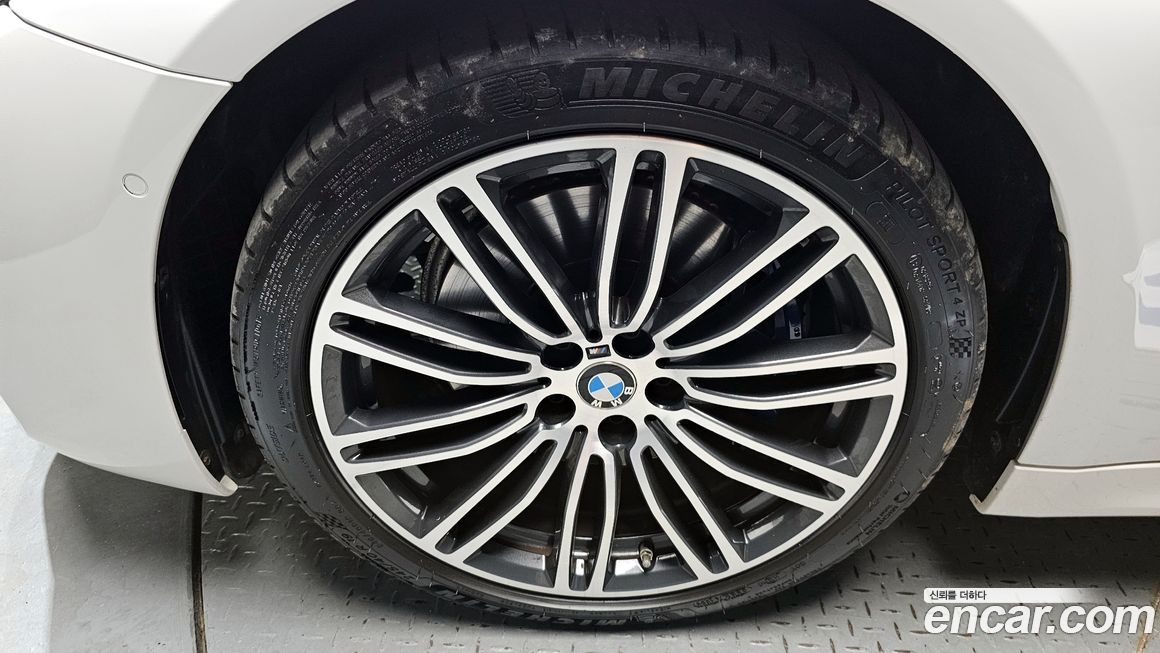 BMW 5-Series 2020