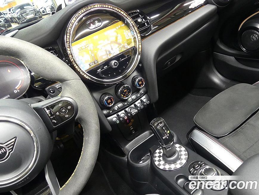 Mini Cooper Convertible 2024