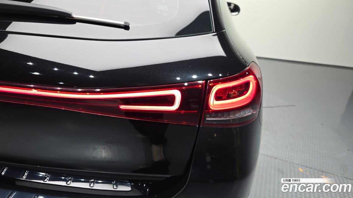 Mercedes-Benz EQA 2023