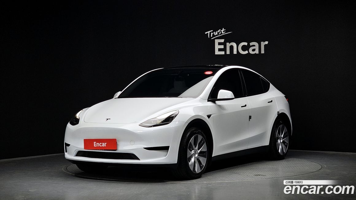 Tesla Model Y 2024