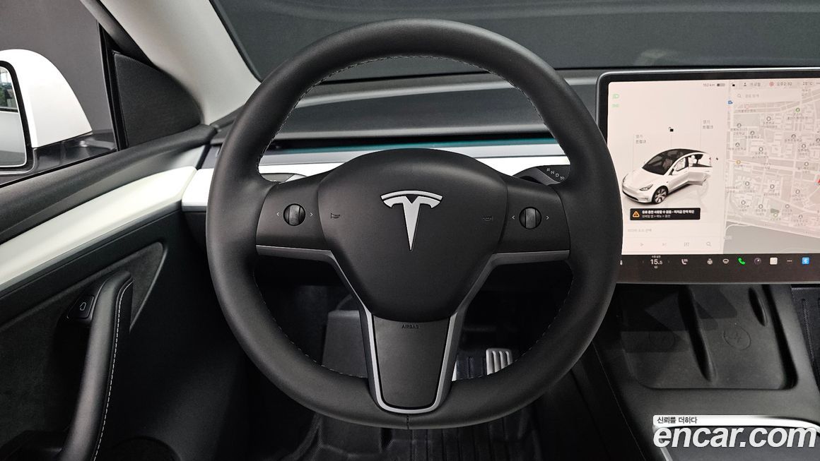 Tesla Model Y 2024