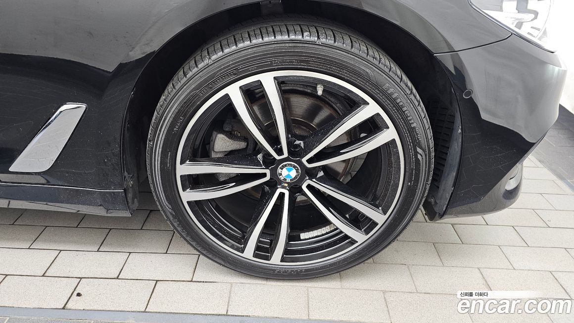 BMW 5-Series 2020