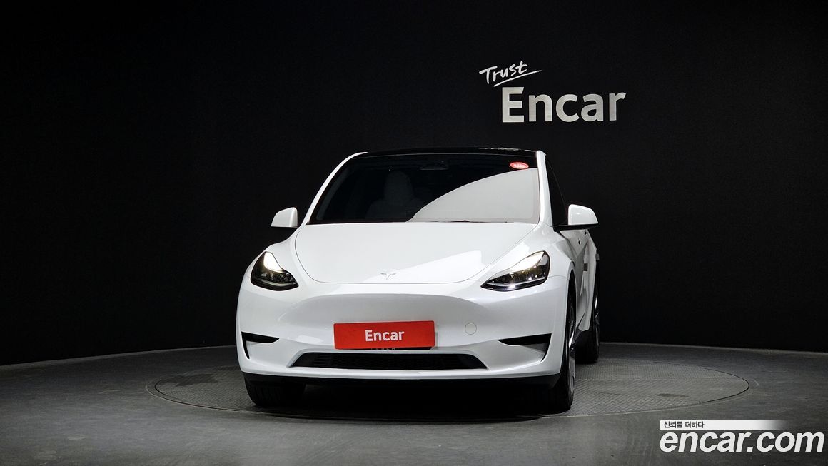 Tesla Model Y 2024