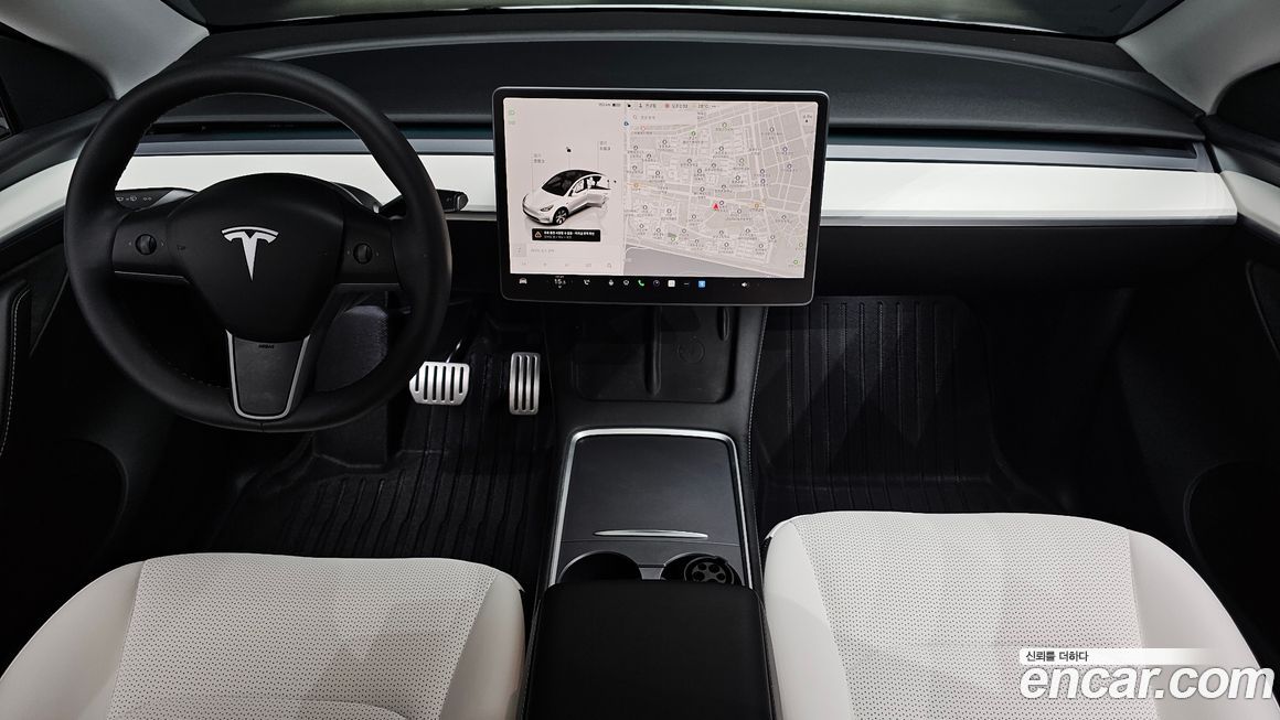 Tesla Model Y 2024