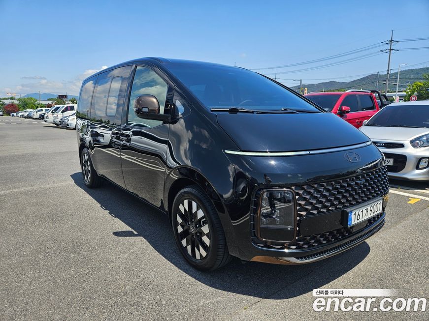 Hyundai Staria 2025