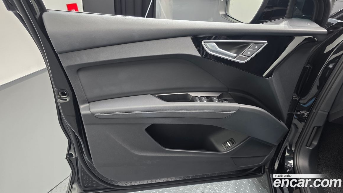 Audi Q4 e-tron 2025