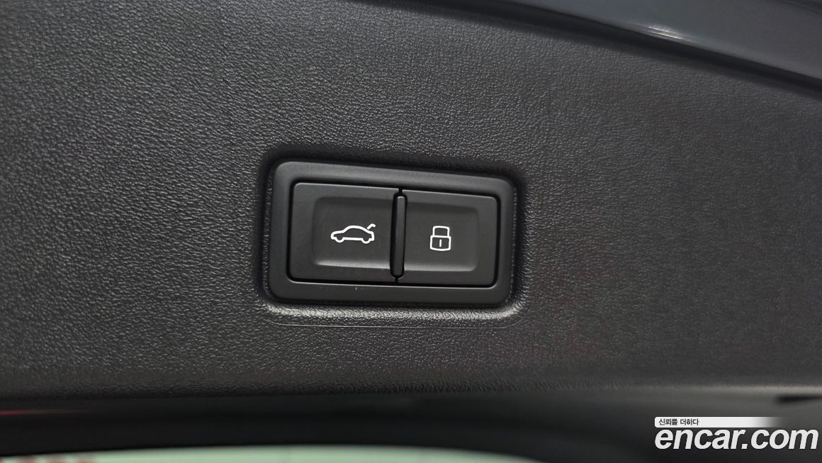 Audi Q4 e-tron 2025