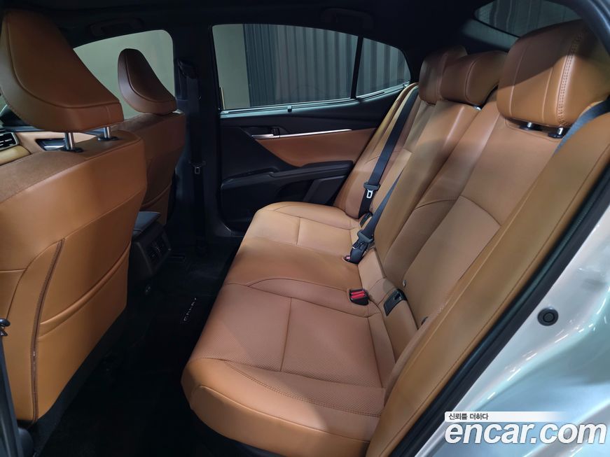 Toyota Camry 2025
