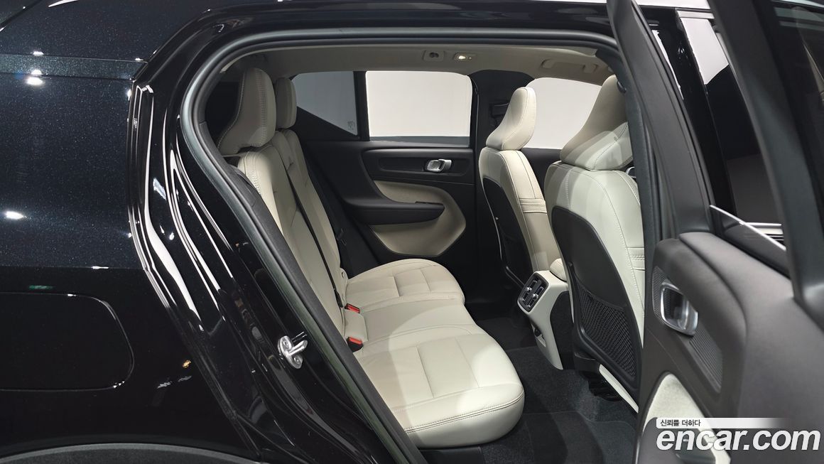 Volvo XC40 2023