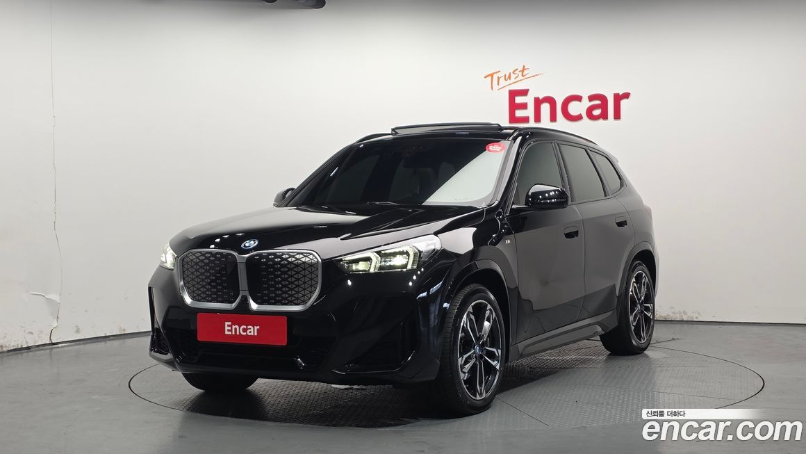 BMW iX1 2024