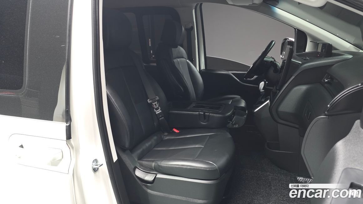 Hyundai Staria 2023