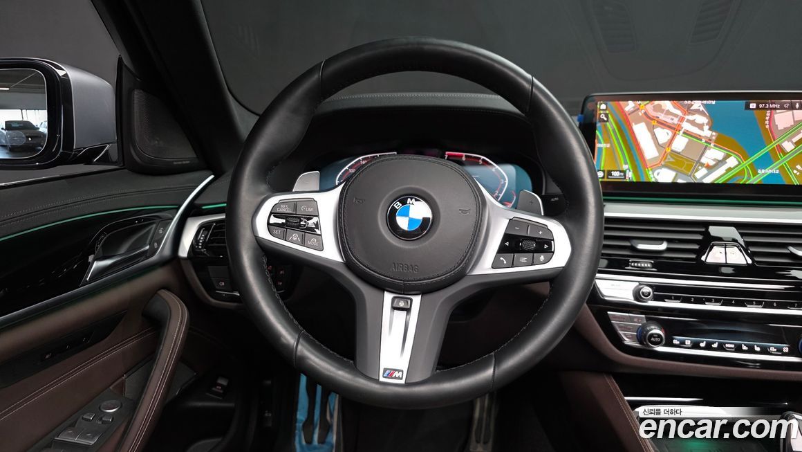 BMW 5-Series 2023