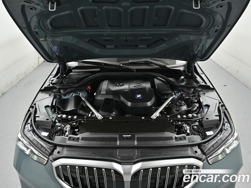 BMW 5-Series 2025