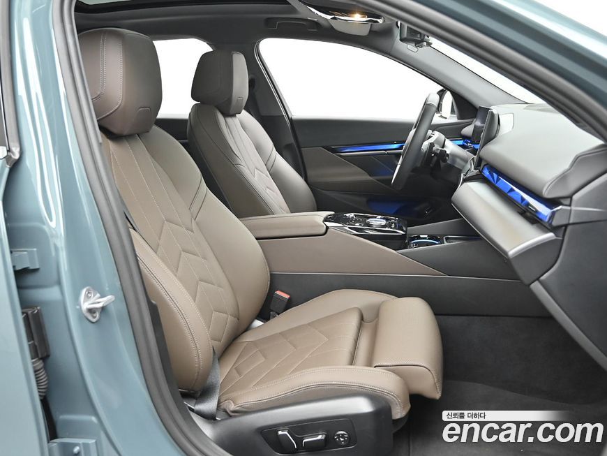 BMW 5-Series 2025