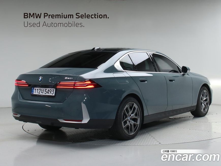BMW 5-Series 2025