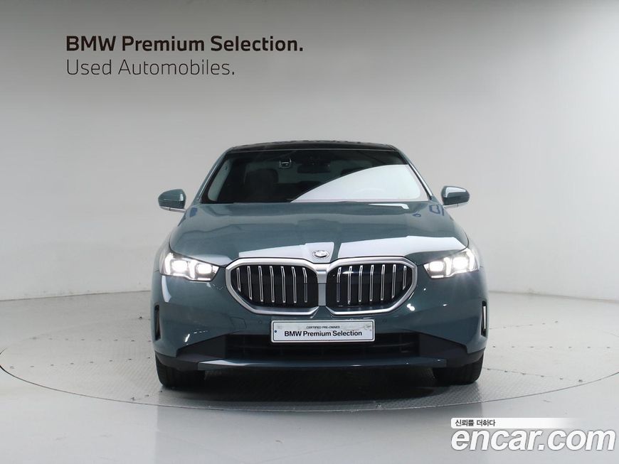 BMW 5-Series 2025