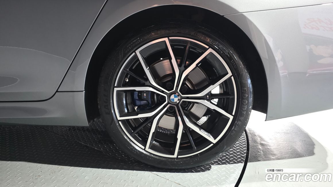 BMW 5-Series 2023