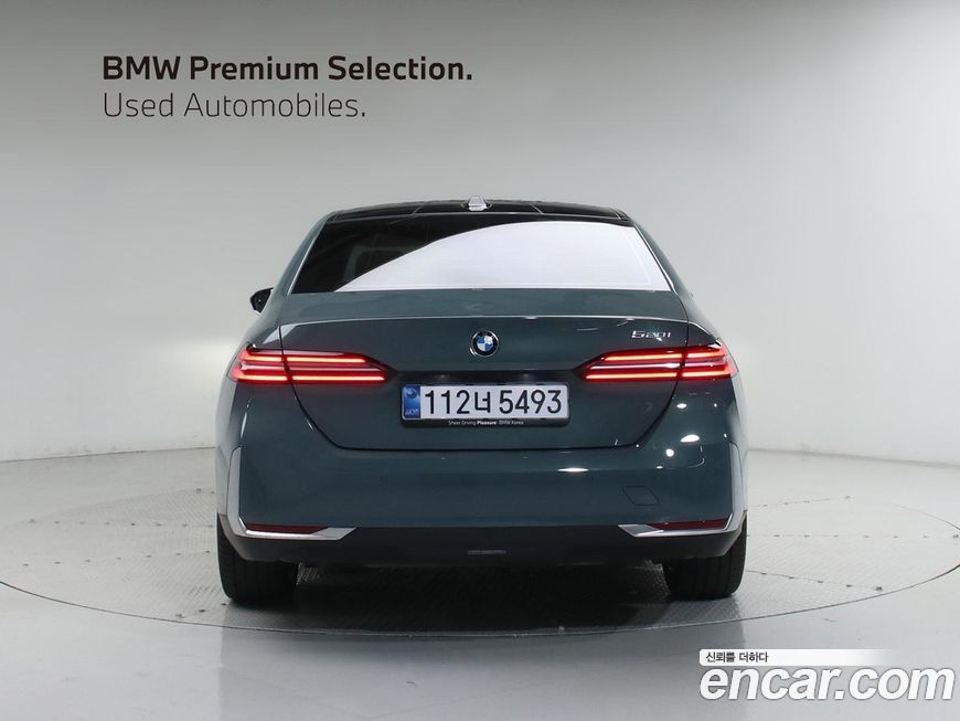 BMW 5-Series 2025