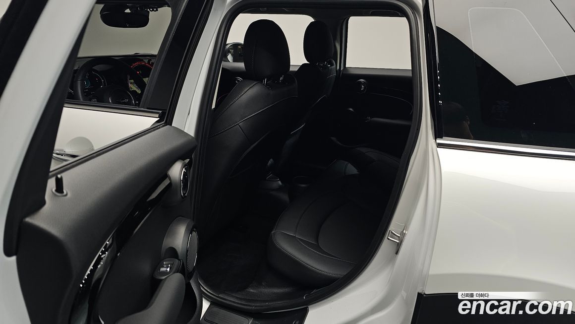Mini Cooper 2024