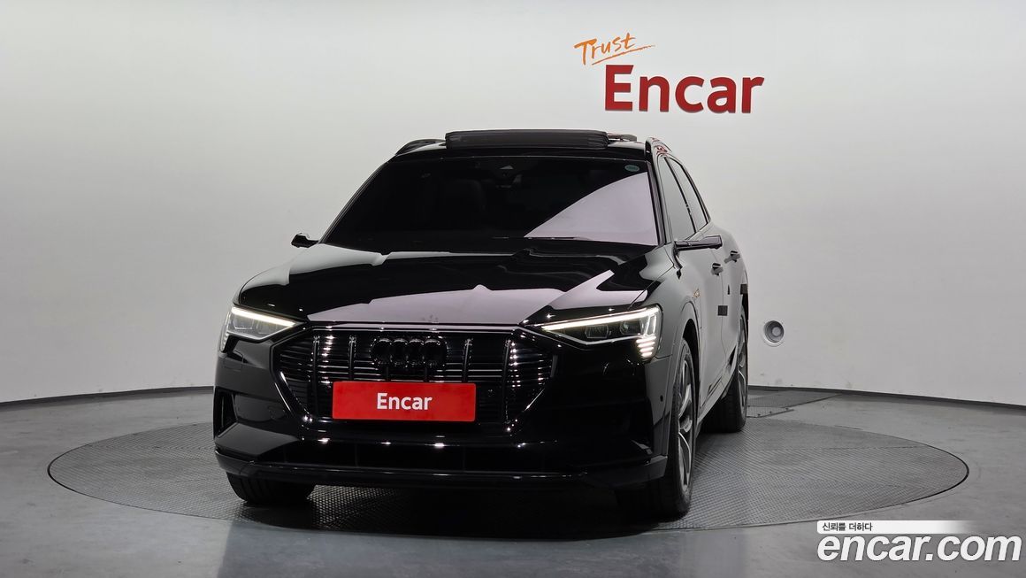 Audi e-tron 2023