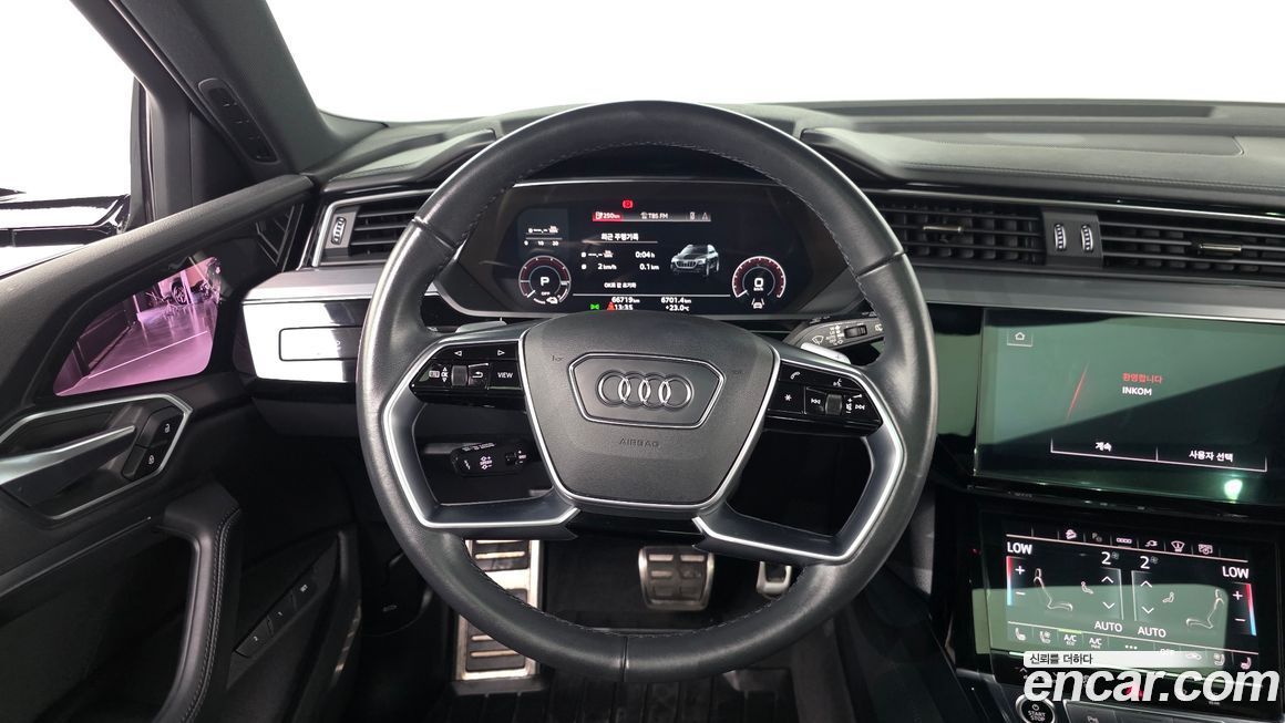 Audi e-tron 2023