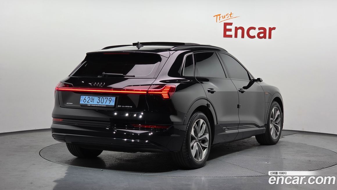 Audi e-tron 2023