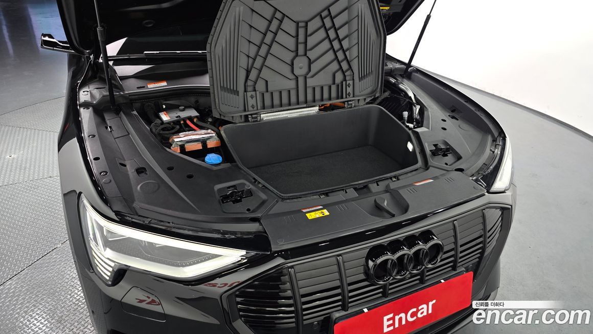 Audi e-tron 2023