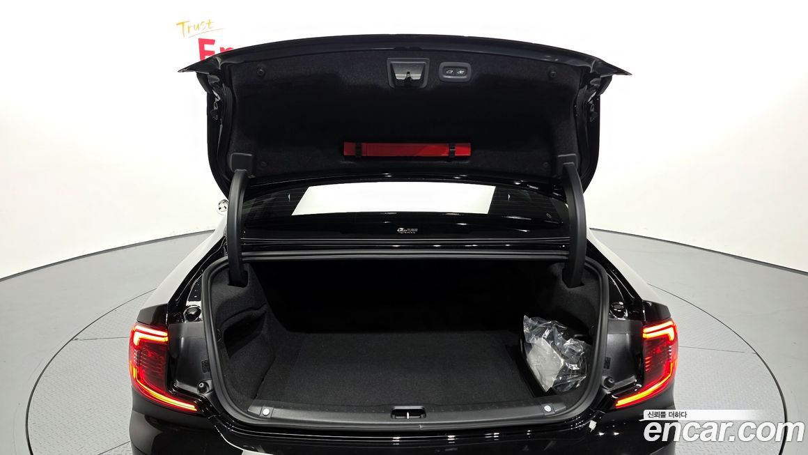 Volvo S90 2023