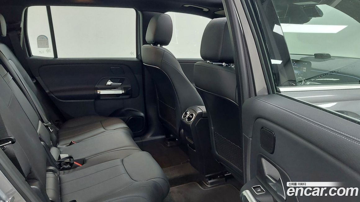 Mercedes-Benz EQB 2025