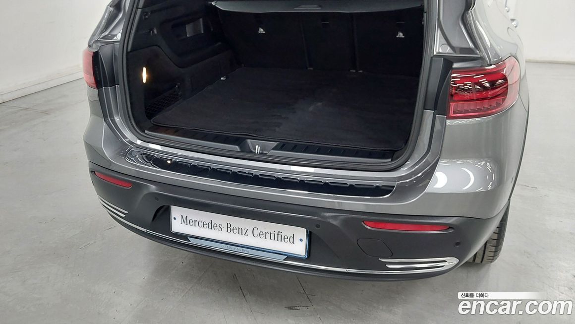 Mercedes-Benz EQB 2025