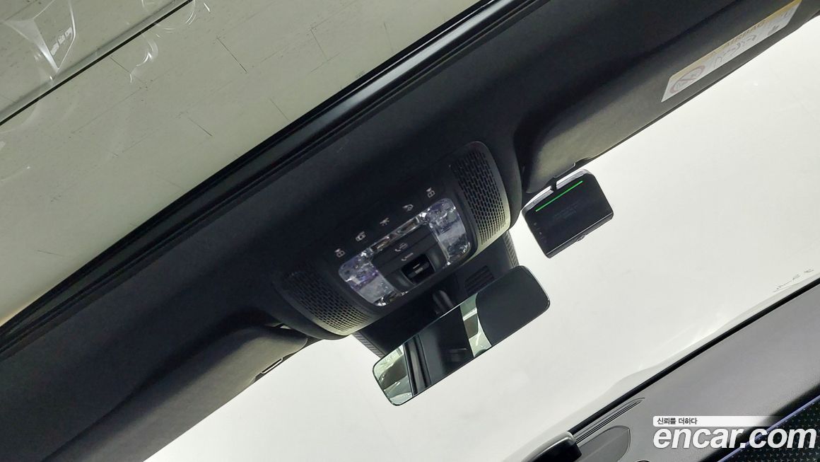 Mercedes-Benz EQB 2025