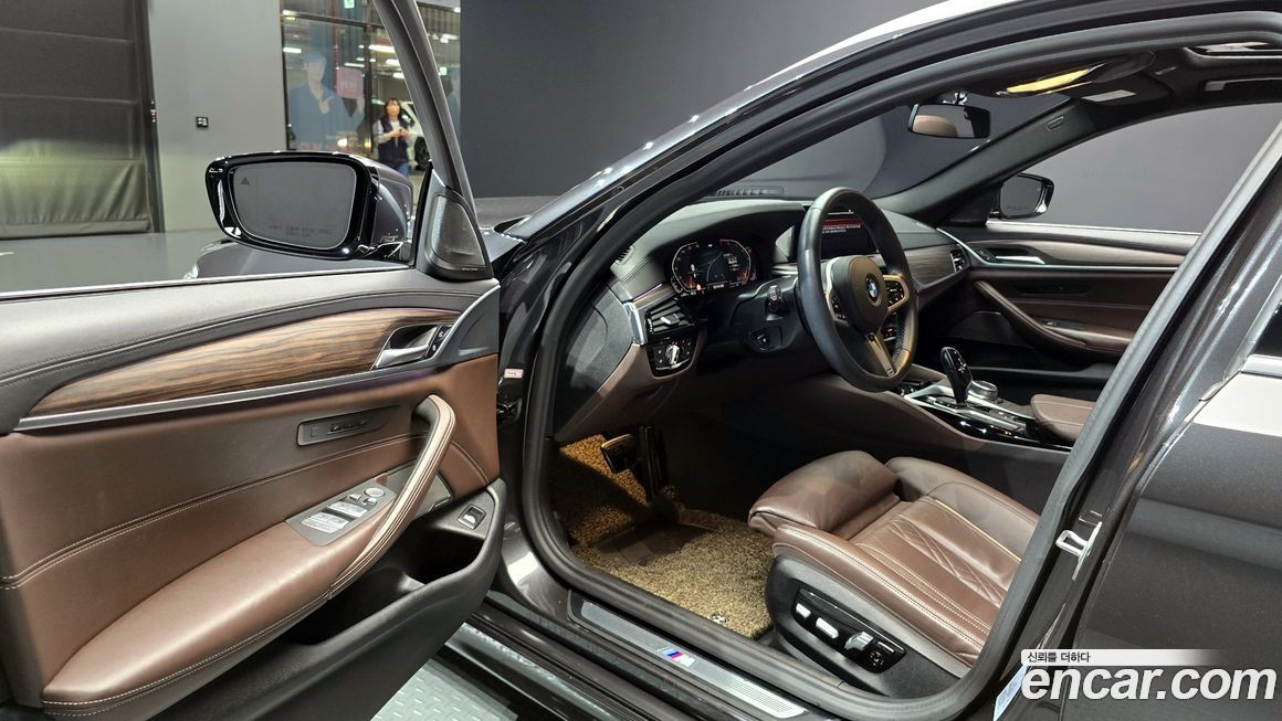 BMW 5-Series 2020