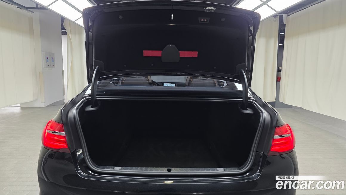 BMW 7-Series 2016