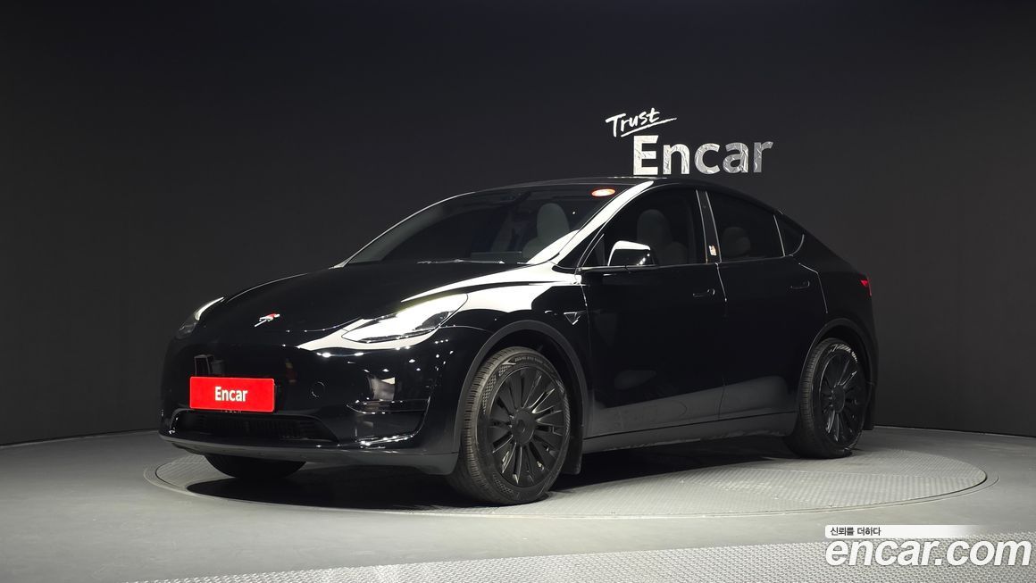 Tesla Model Y 2024