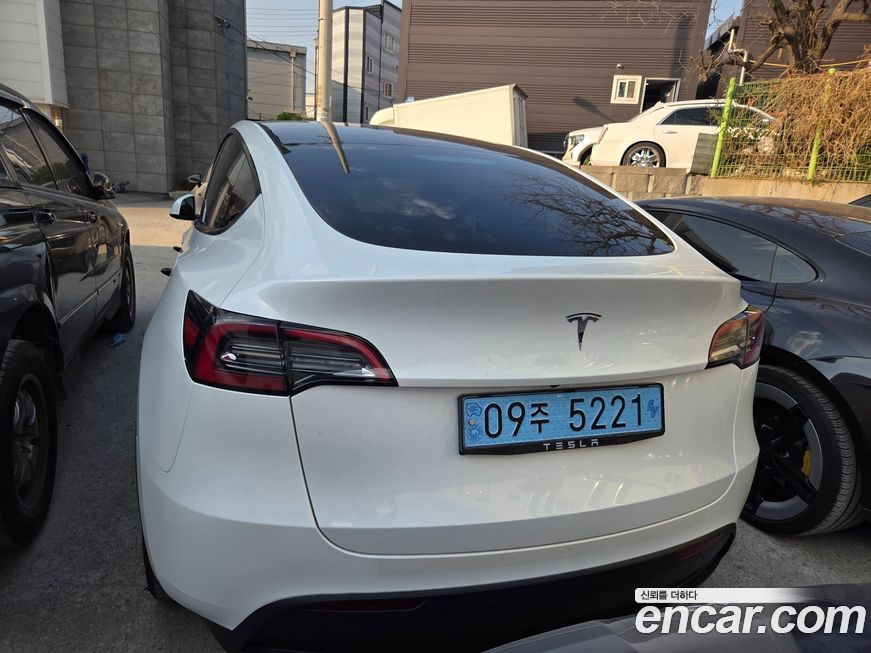 Tesla Model Y 2023