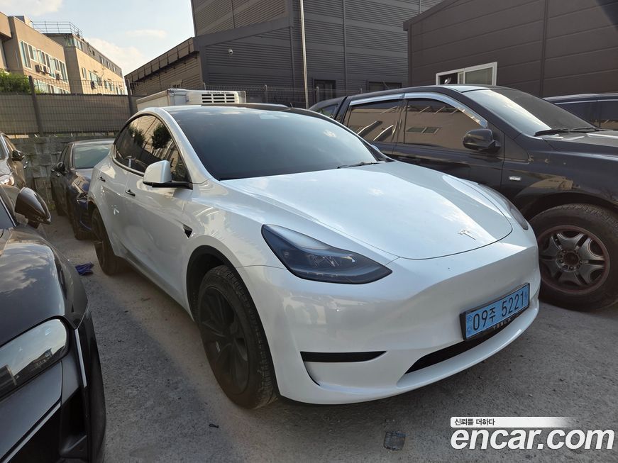 Tesla Model Y 2023