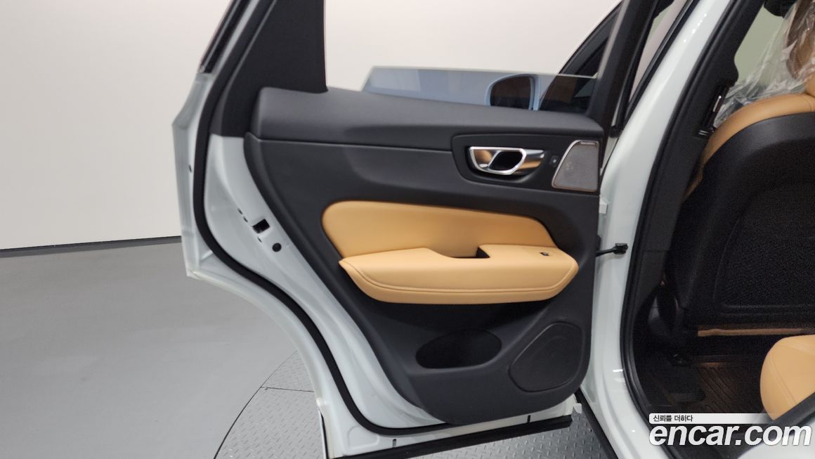 Volvo XC60 2022