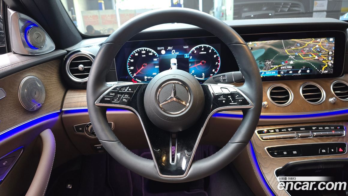 Mercedes-Benz E-Class 2022