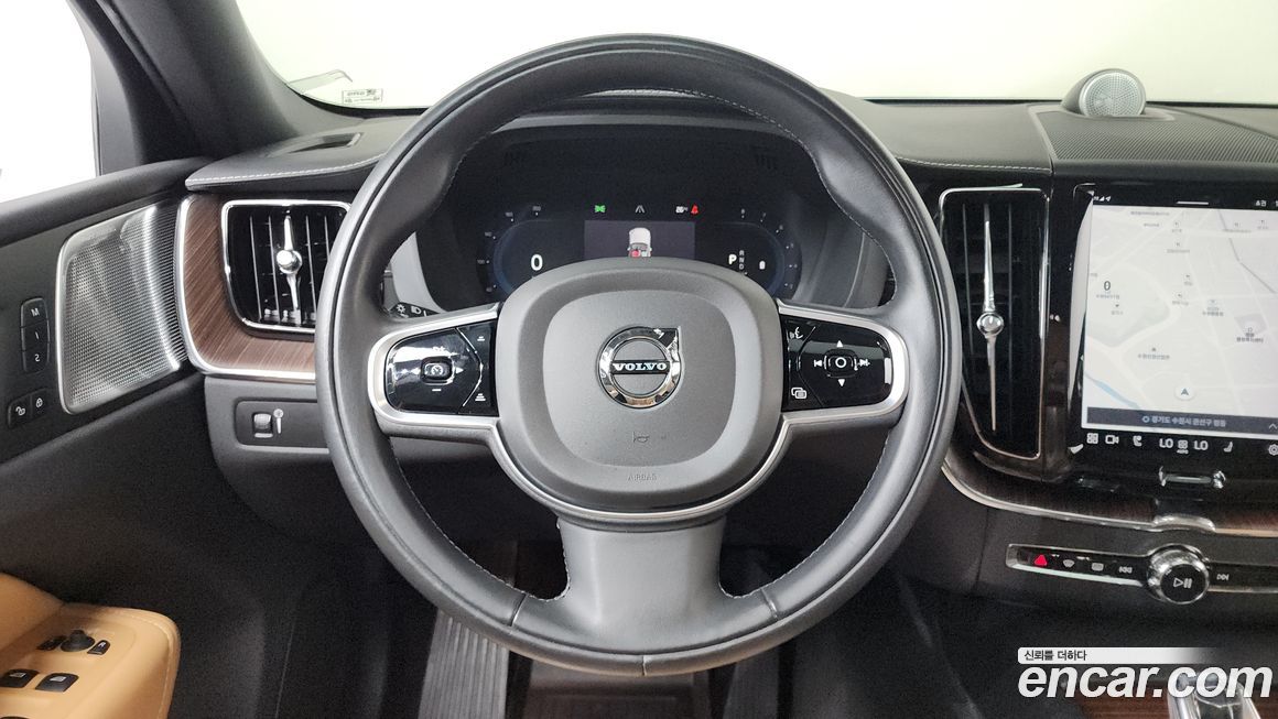 Volvo XC60 2022