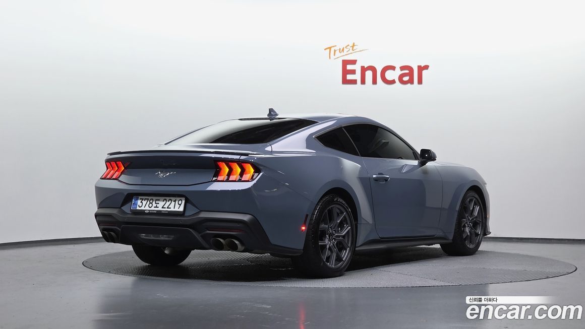 Ford Mustang 2024