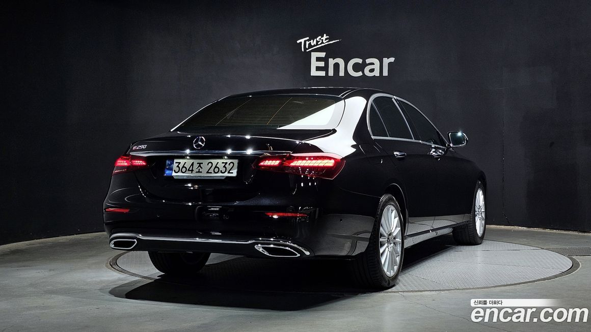 Mercedes-Benz E-Class 2022