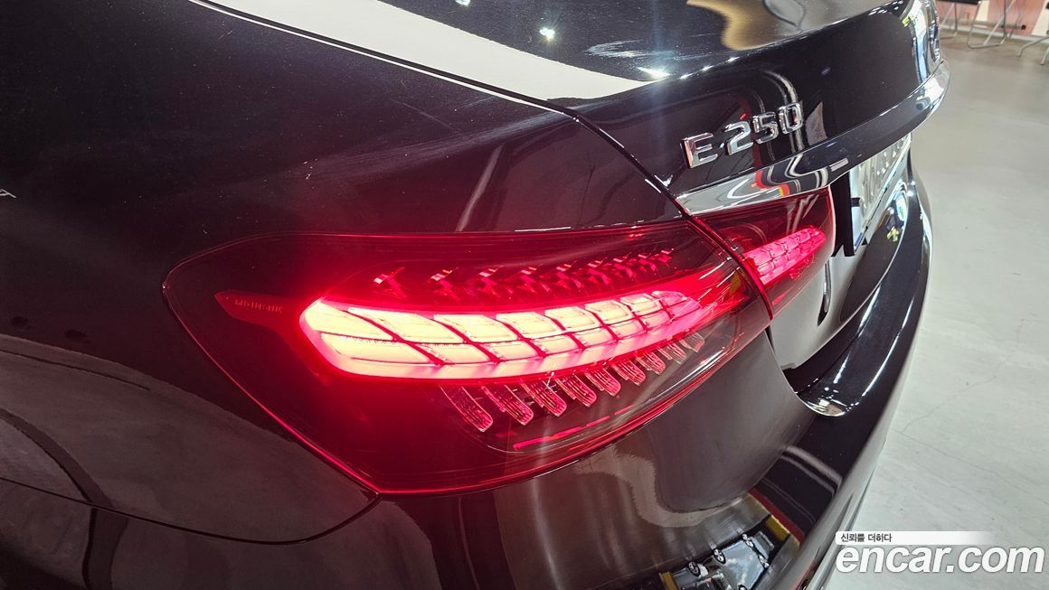 Mercedes-Benz E-Class 2022