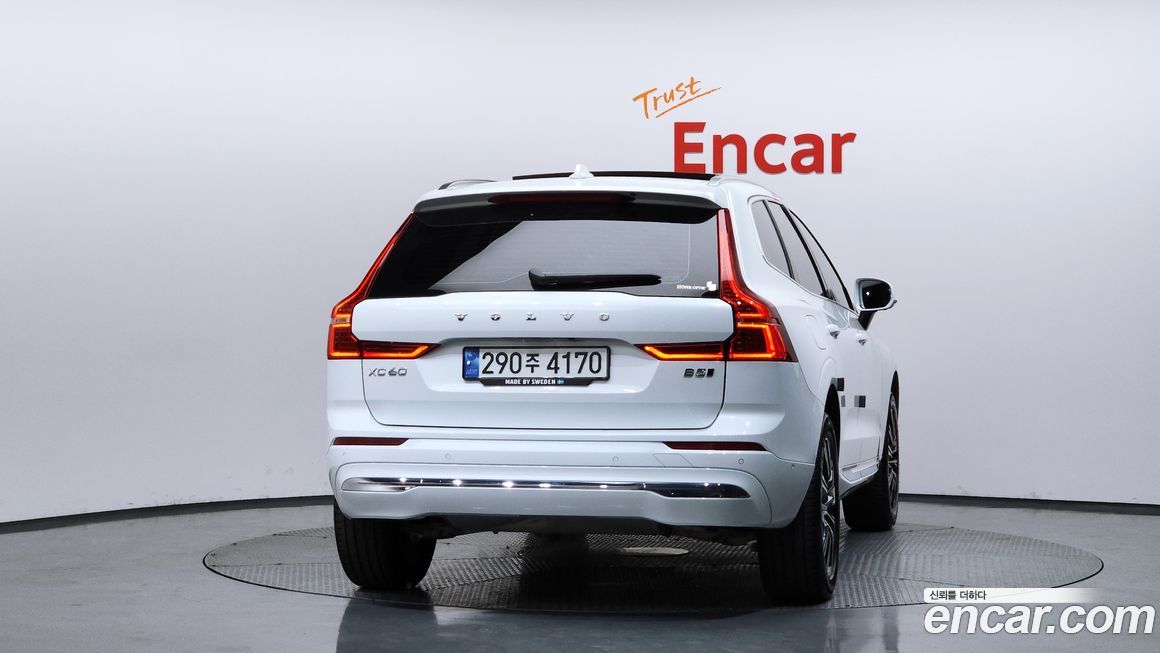 Volvo XC60 2022