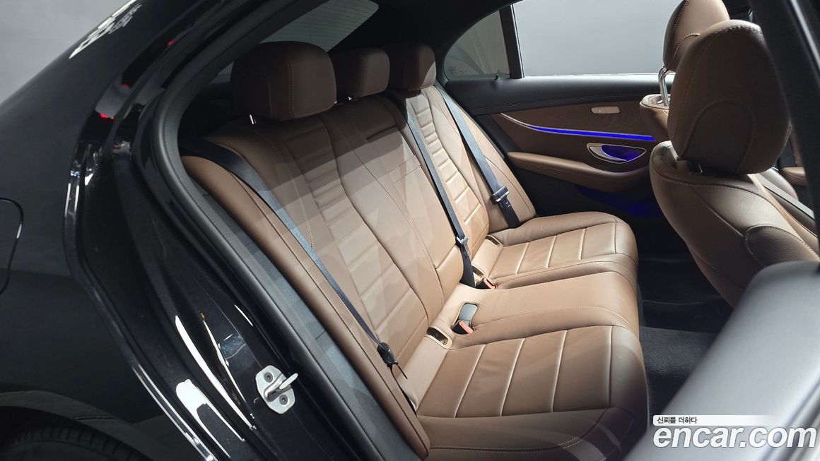 Mercedes-Benz E-Class 2022
