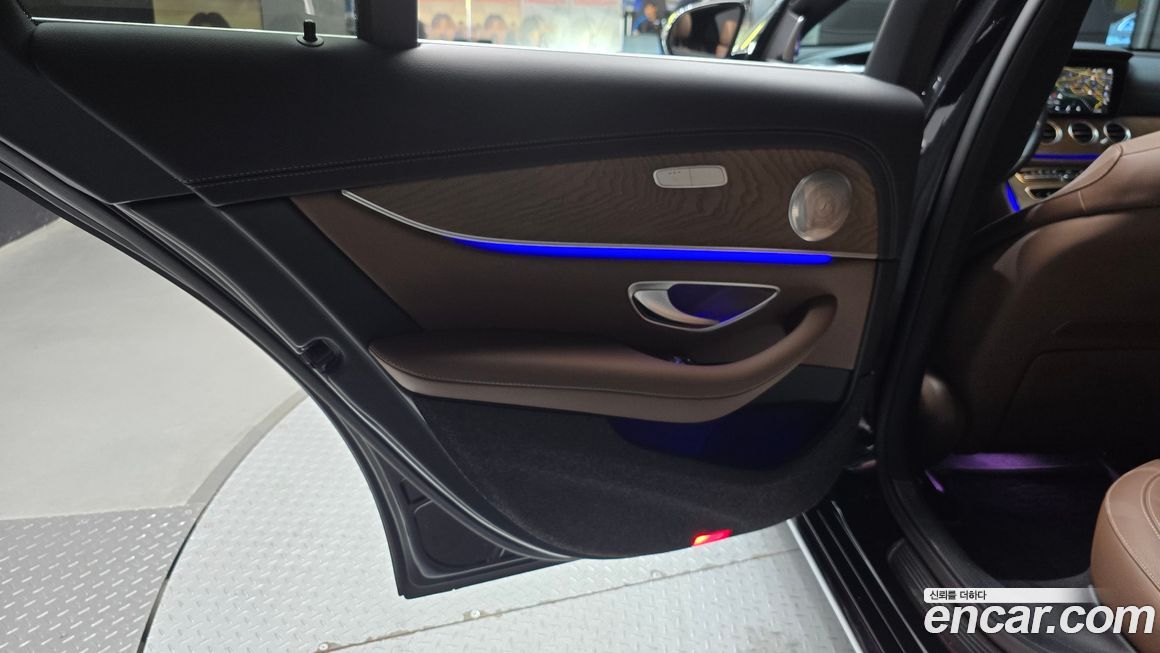 Mercedes-Benz E-Class 2022